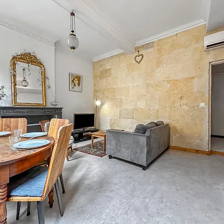 Evasion Chic Pres Des Arenes De Νιμ