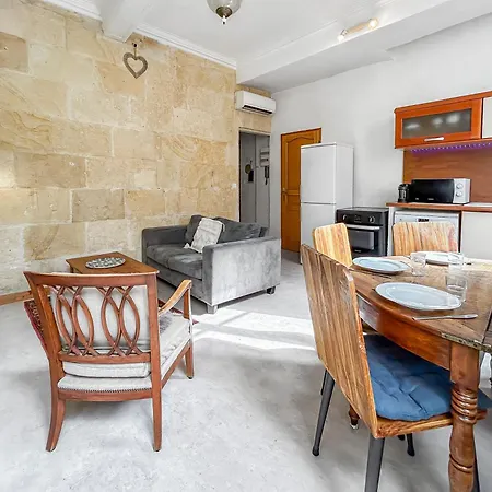 Evasion Chic Pres Des Arenes De *