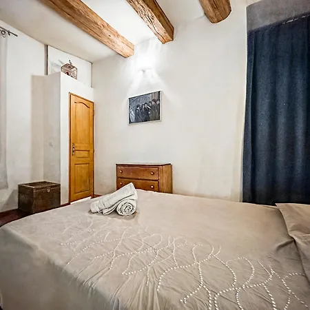 Evasion Chic Pres Des Arenes De