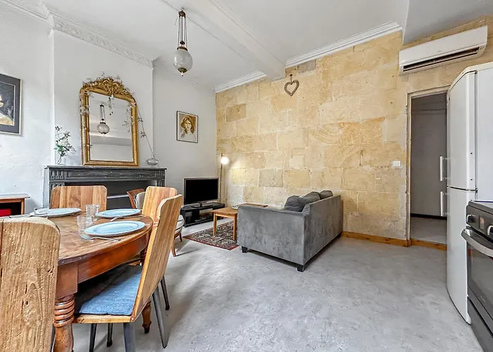 Evasion Chic Pres Des Arenes De Nîmes