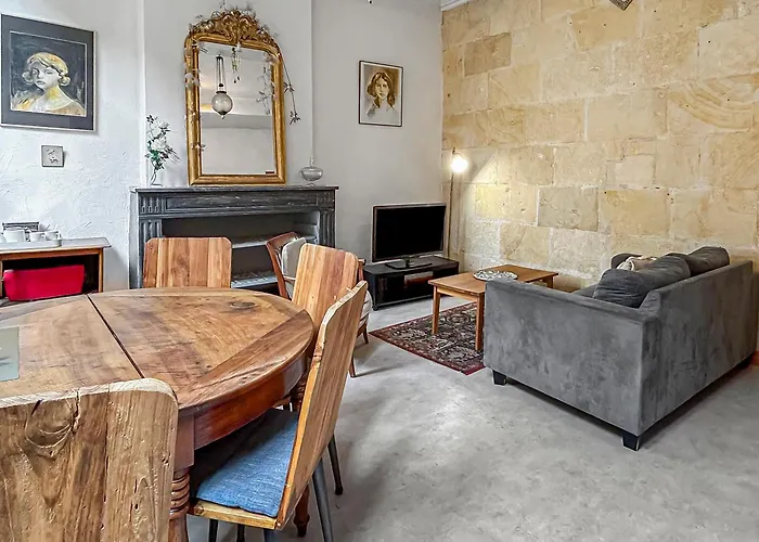 Evasion Chic Pres Des Arenes De Nîmes