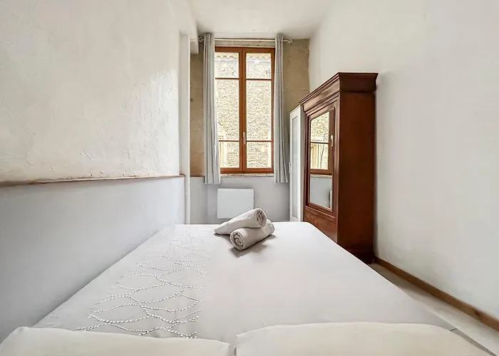 Evasion Chic Pres Des Arenes De *